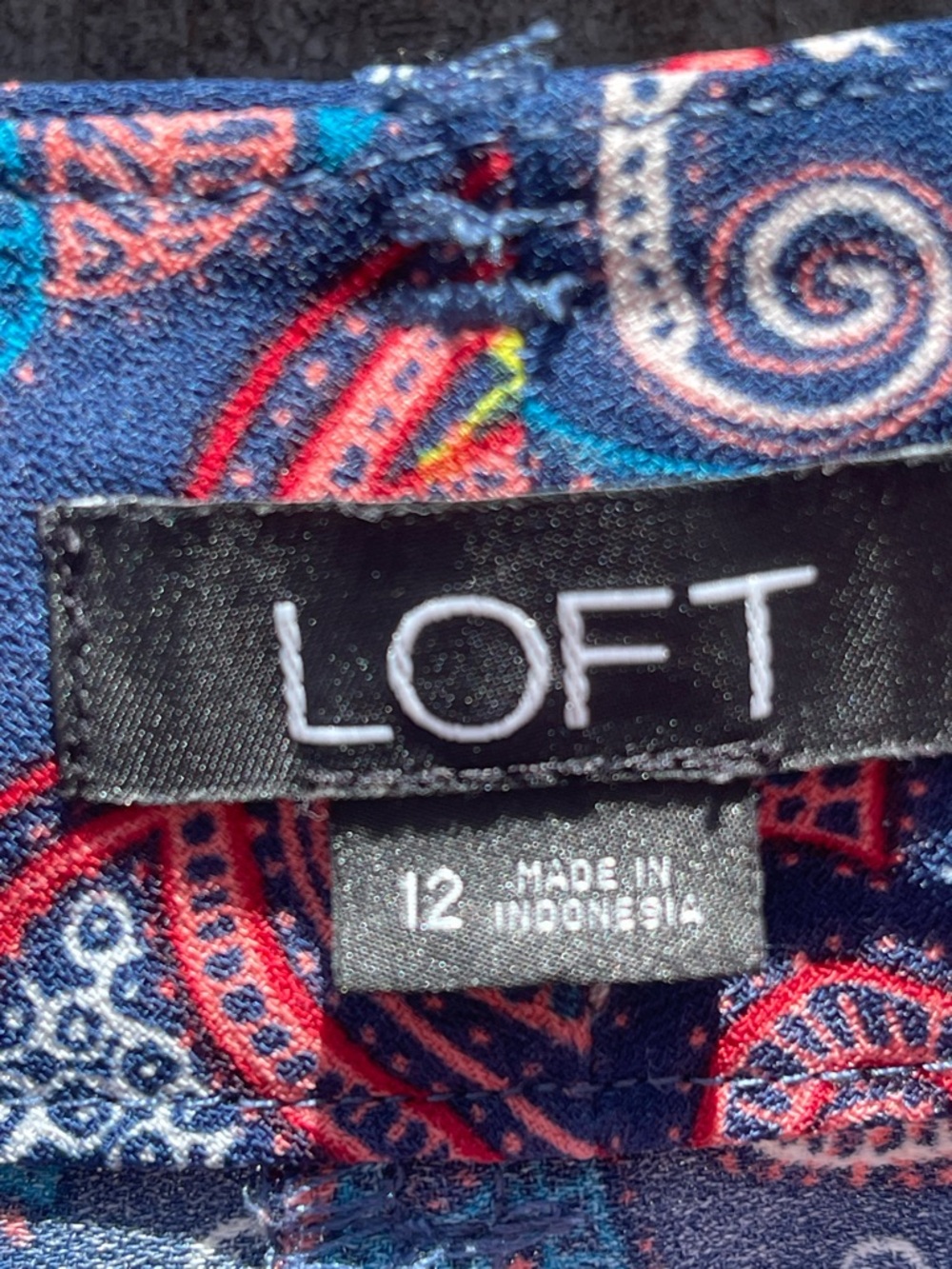 LOFT Navy Paisley Shorts with Coral and Teal Accents Size 12 - Picture 4 of 8